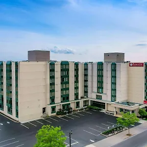 Ramada By Wyndham Near The Falls Canadá